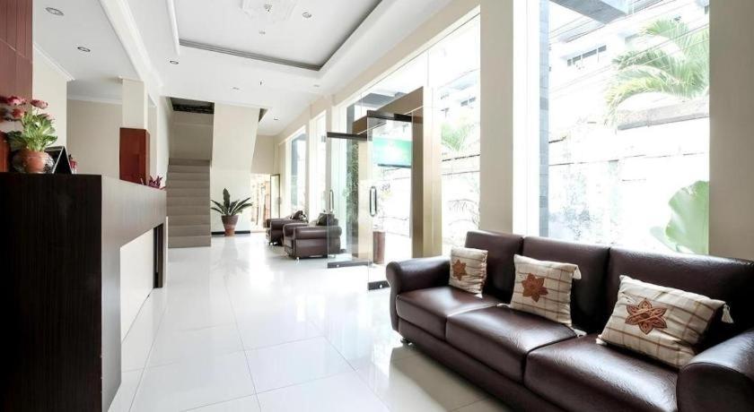 Malioboro Garden Hotel Yogyakarta Exterior photo