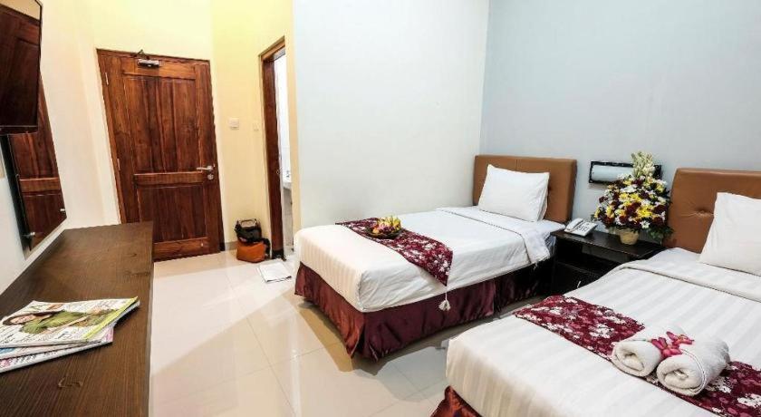 Malioboro Garden Hotel Yogyakarta Exterior photo