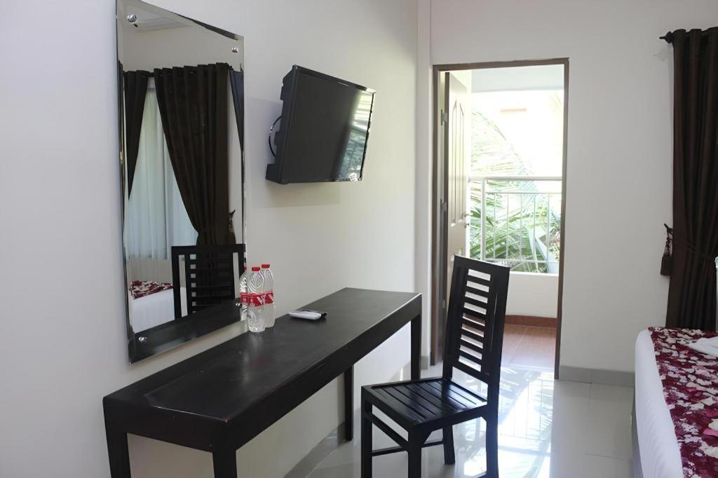 Malioboro Garden Hotel Yogyakarta Exterior photo
