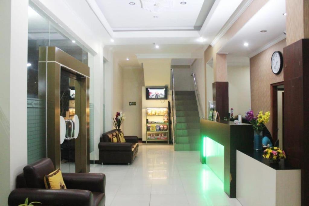 Malioboro Garden Hotel Yogyakarta Exterior photo