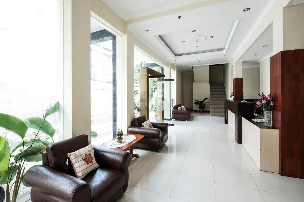 Malioboro Garden Hotel Yogyakarta Exterior photo