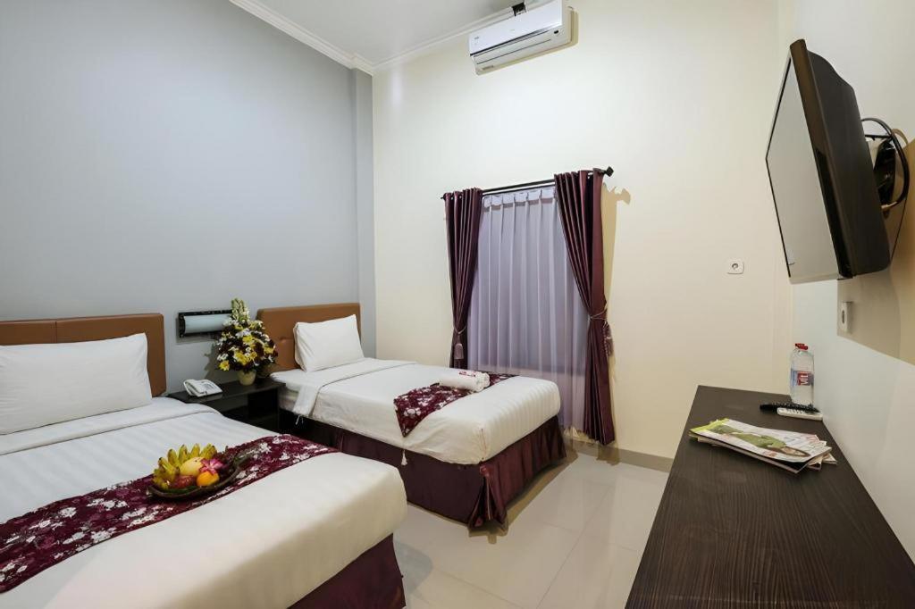Malioboro Garden Hotel Yogyakarta Exterior photo