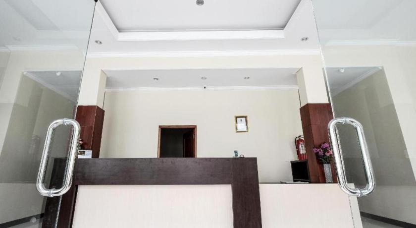 Malioboro Garden Hotel Yogyakarta Exterior photo