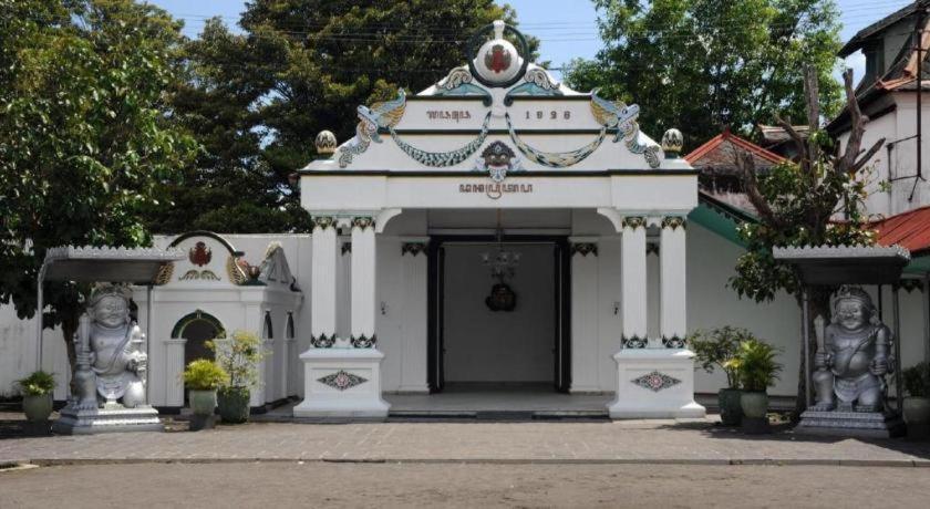 Malioboro Garden Hotel Yogyakarta Exterior photo