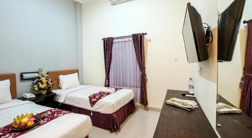 Malioboro Garden Hotel Yogyakarta Exterior photo